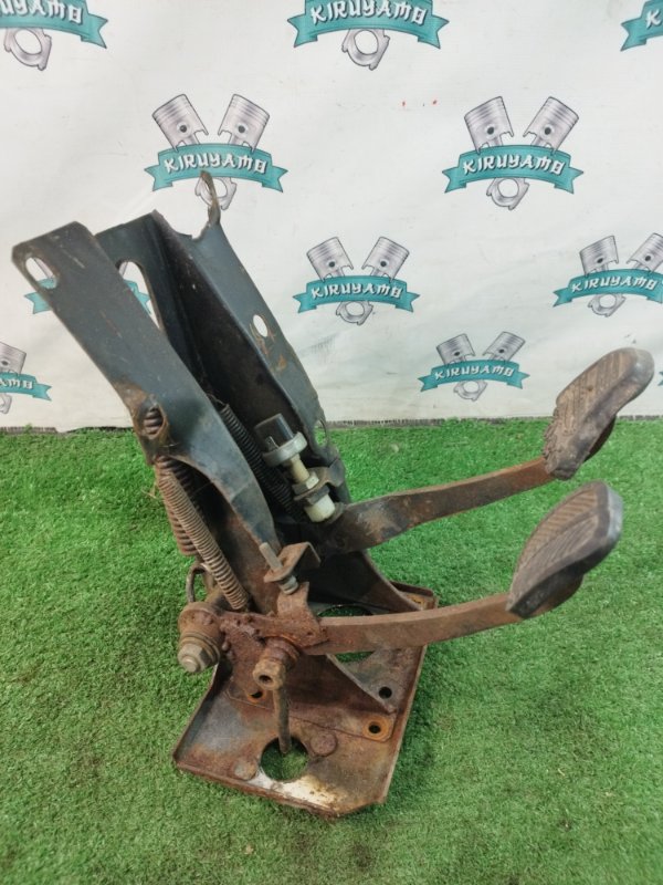 Блок педалей лада 2107 1992 2107