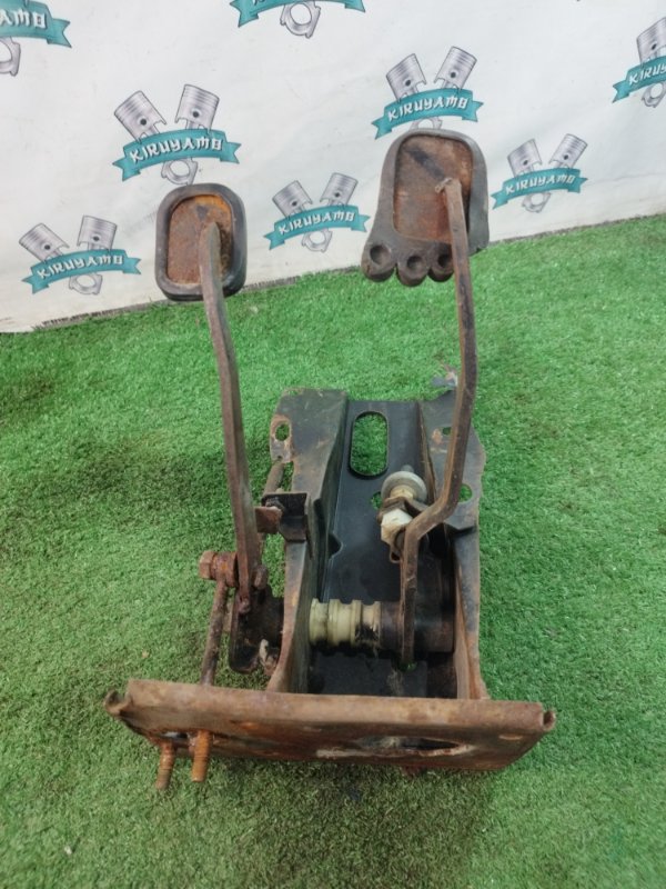 Блок педалей лада 2107 1992 2107