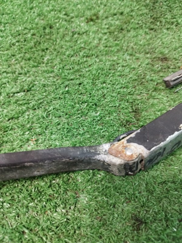 Дворник лобового стекла Mazda Demio