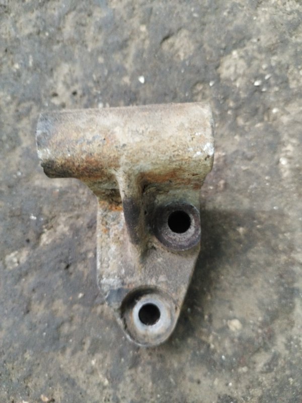 Кронштейн генератора лада 21070 1999