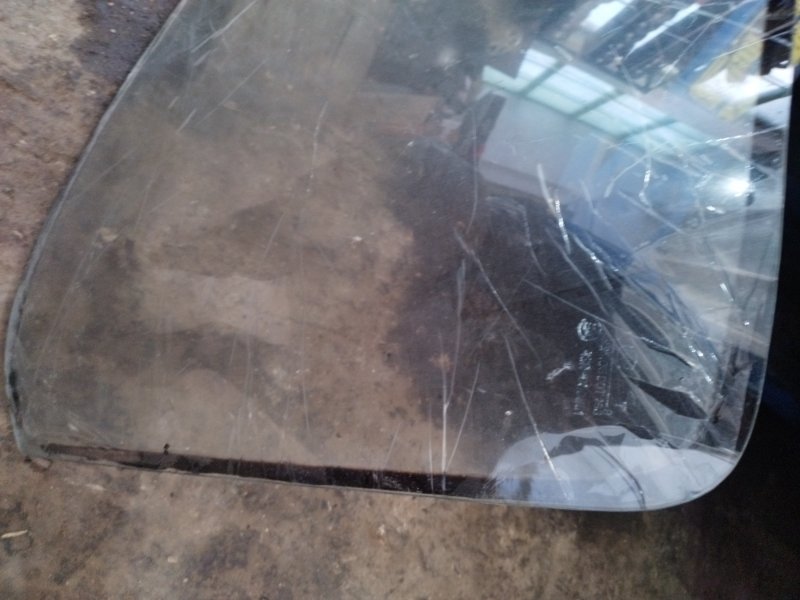 Стекло заднее лада 21063 2106