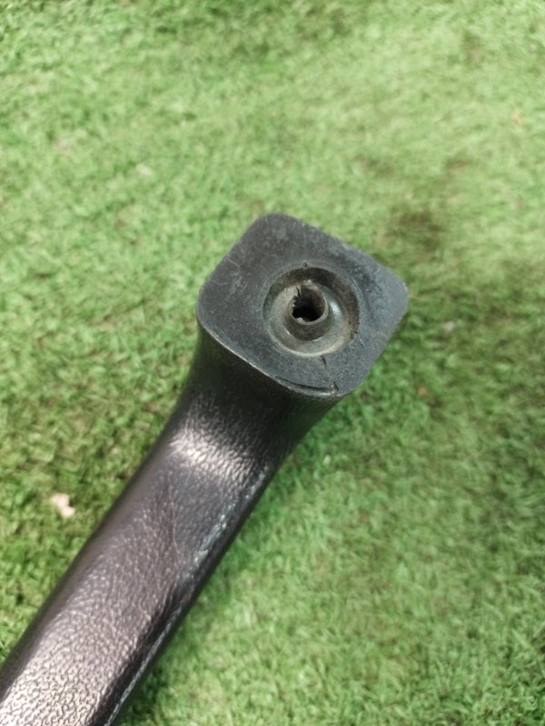 Ручка двери внутренняя лада 21063 2106