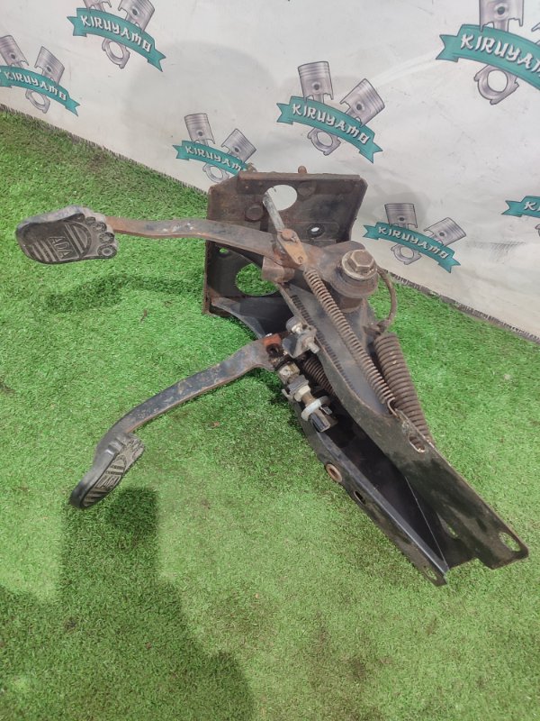 Блок педалей лада 2107 1992 2107