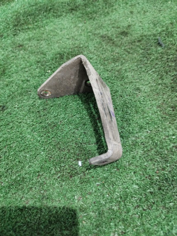 Кронштейн генератора лада 2114 2006 хэтчбек