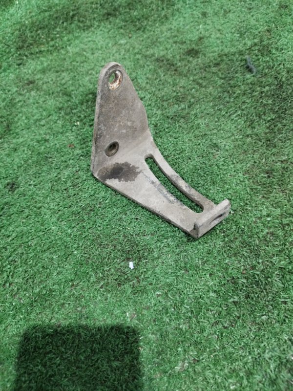 Кронштейн генератора лада 2114 2006 хэтчбек