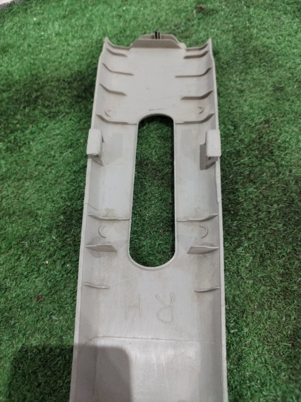 Накладка на стойку кузова Mazda Demio