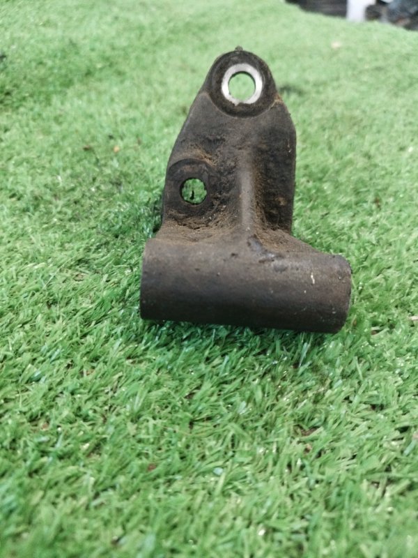 Кронштейн генератора лада 21070 1999