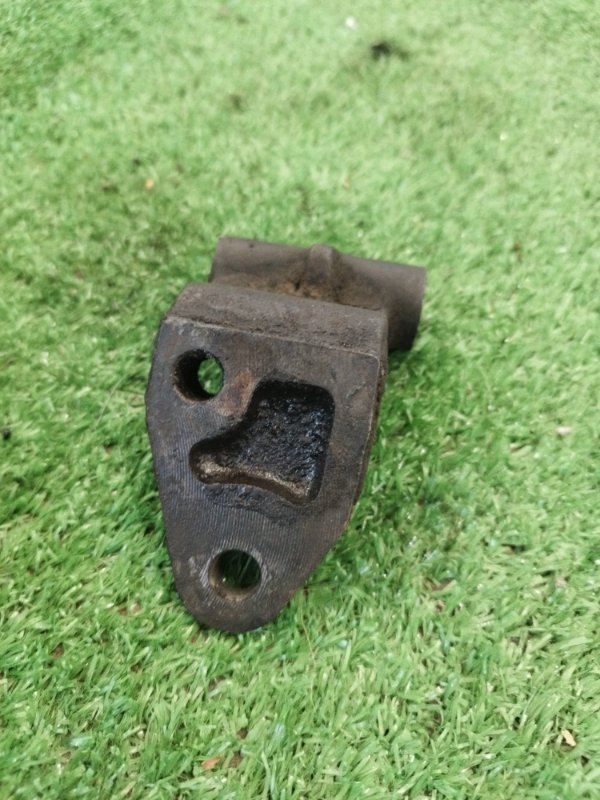 Кронштейн генератора лада 21070 1999