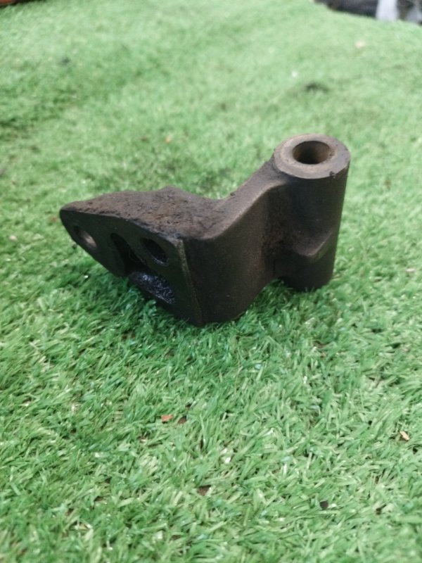 Кронштейн генератора лада 21070 1999