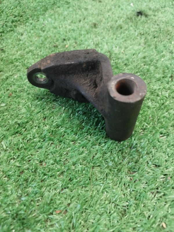 Кронштейн генератора лада 21070 1999