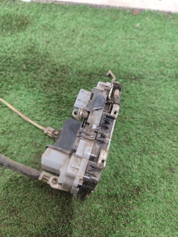 Замок боковой двери лада калина 2007 11193