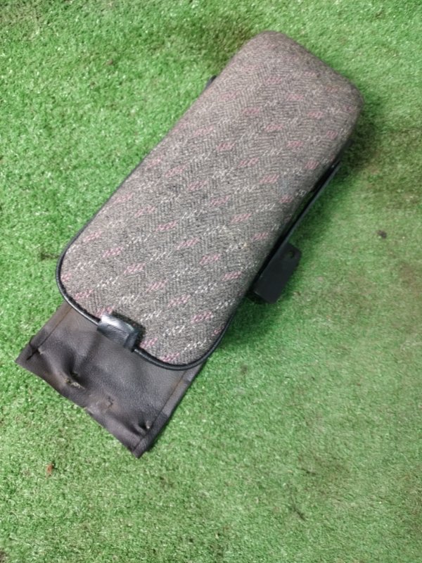 Подлокотник лада 2106 1997 2106