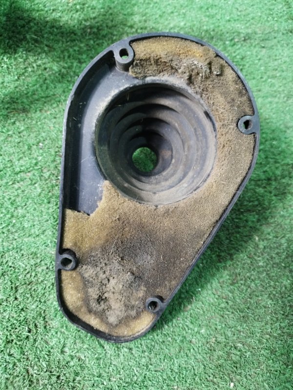 Кожух кулисы КПП лада 2106 1997 2106