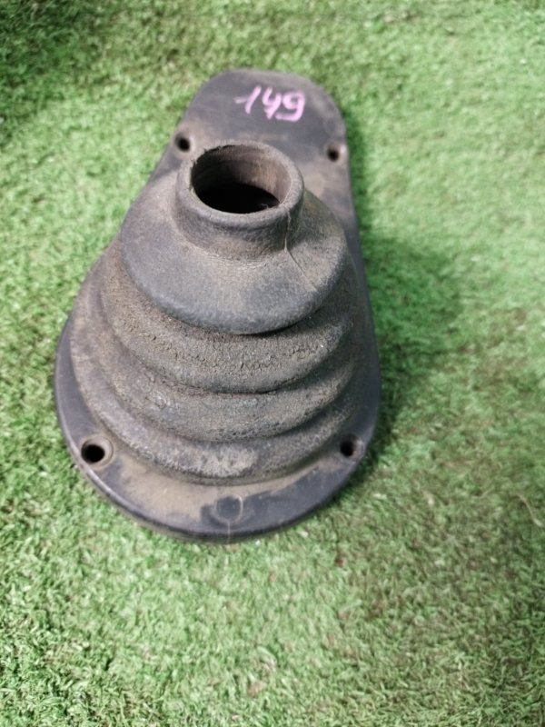 Кожух кулисы КПП лада 2106 1997 2106