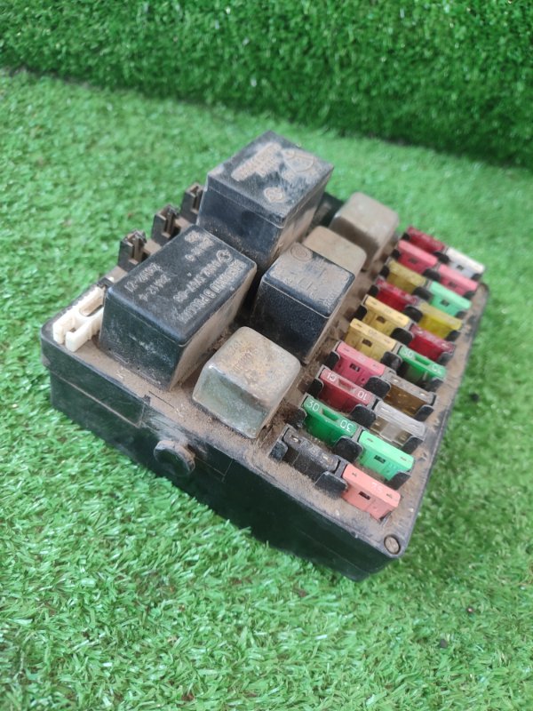 Блок предохранителей лада 21102 2001 2110