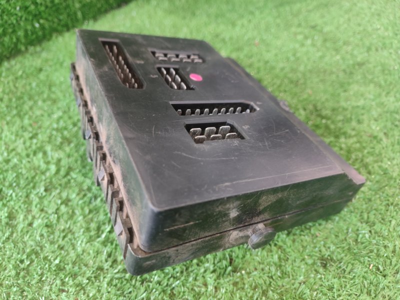 Блок предохранителей лада 21102 2001 2110