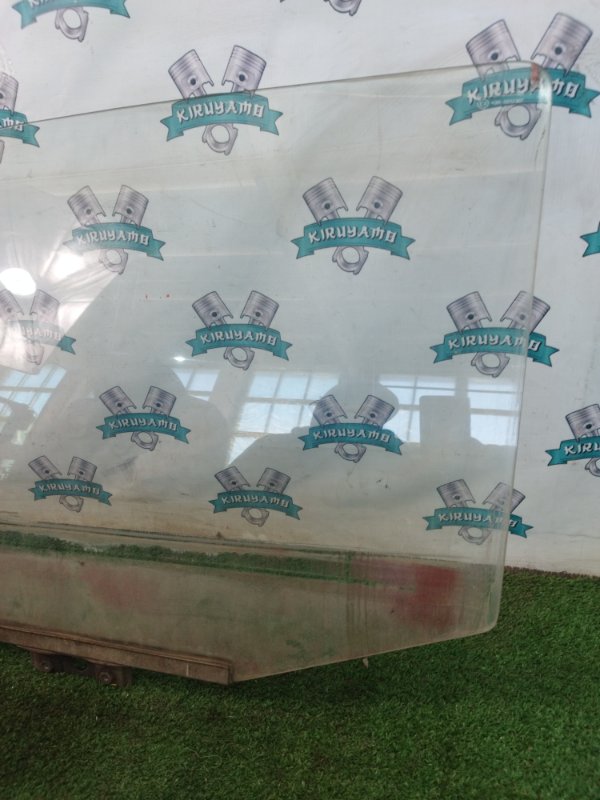 Стекло двери лада 1111 Ока