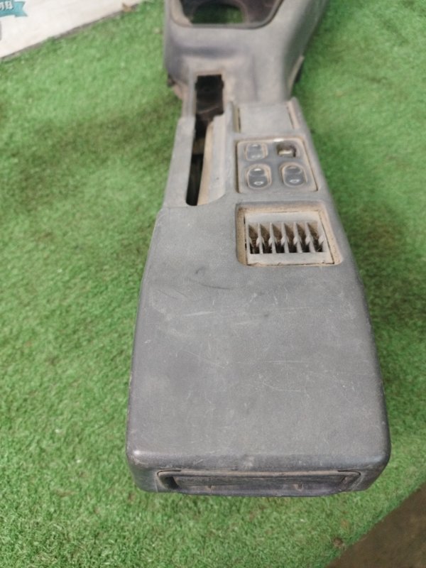 Консоль между сидений лада 21102 2001 2110