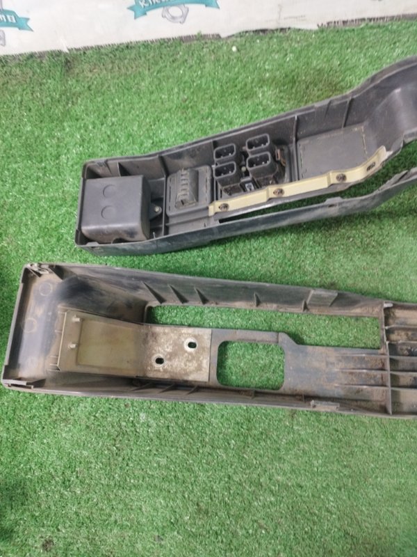 Консоль между сидений лада 21102 2001 2110