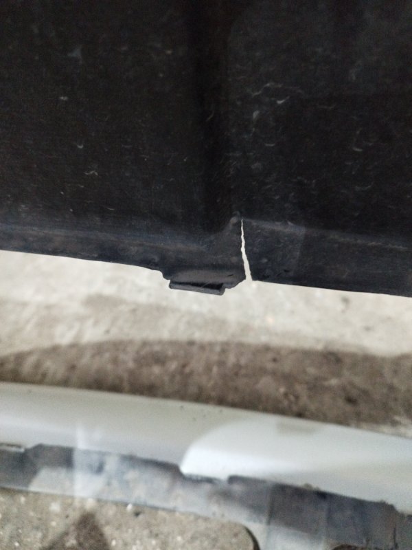 Бампер Toyota Corolla E150