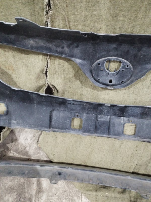 Бампер Toyota Corolla E150