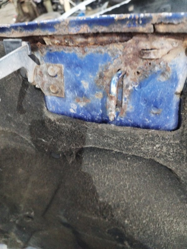 Капот лада 21102 2001 2110