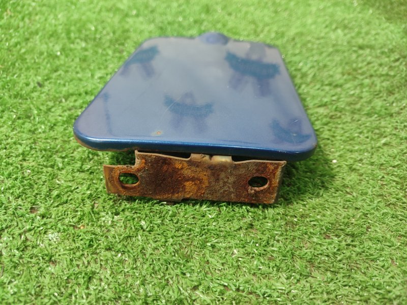 Лючок топливного бака лада 21102 2001 2110