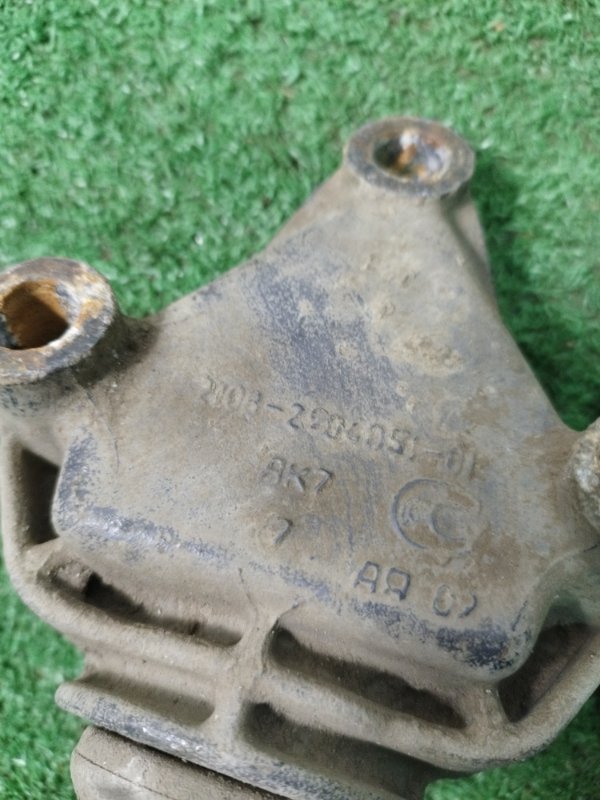 Крепление рычага подвески лада 21093 1994 2109