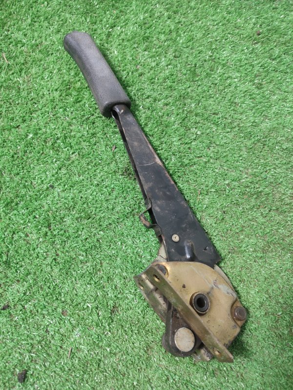 Рычаг стояночного тормоза лада 21102 2001 2110