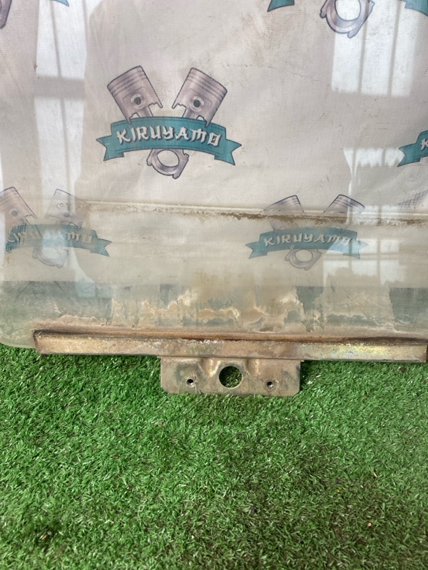 Стекло двери лада 21102 2001 2110