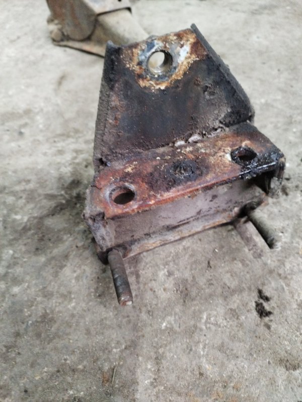 Балка продольная под ДВС лада 2105 21053