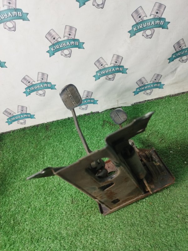 Блок педалей лада 2105 21053