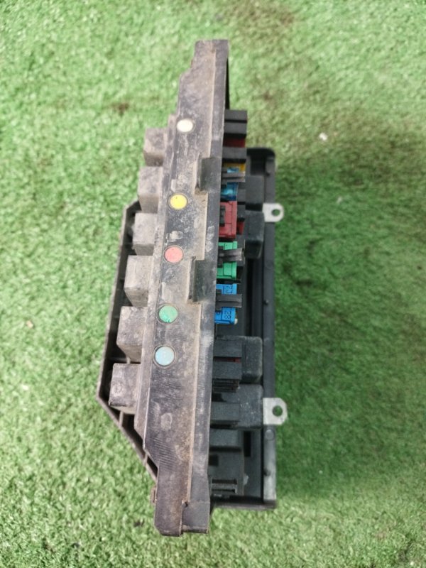 Блок предохранителей лада 2105 21053