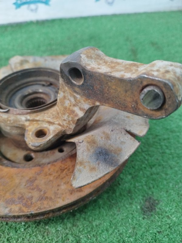 Кулак поворотный лада 21102 2002