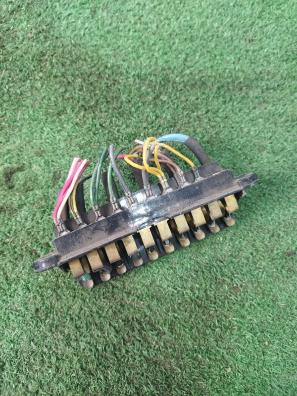 Блок предохранителей лада 2105 21053