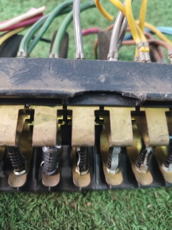 Блок предохранителей лада 2105 21053