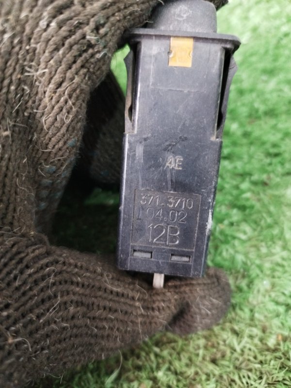 КНОПКА ОТОПИТЕЛЯ лада 2106 1996 21061