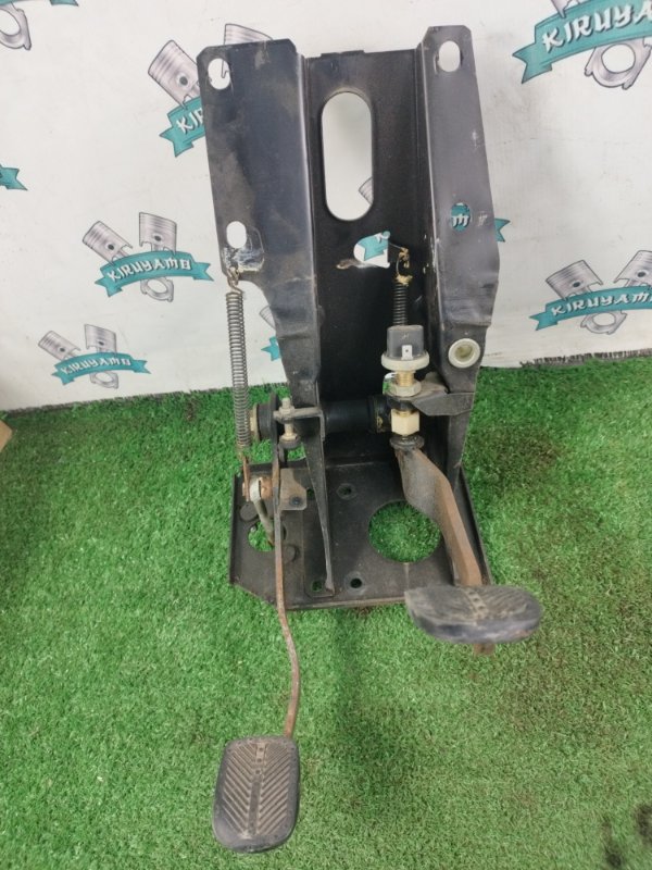 Блок педалей лада 2106 1996 21061