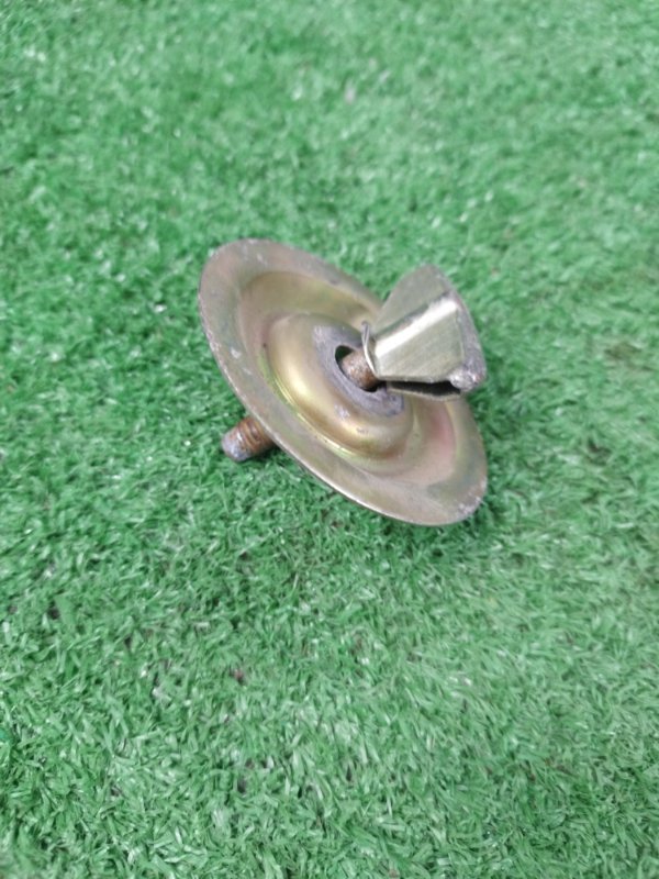 Болт крепления запасного колеса лада калина 2007 11193