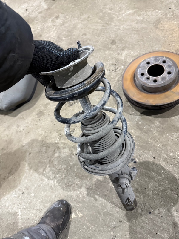 Амортизатор подвески BMW X3 2007 E83