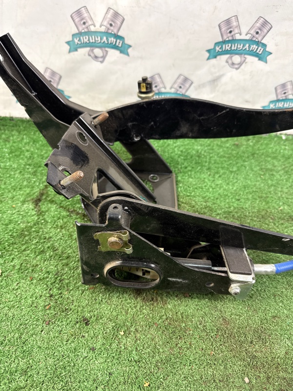 Блок педалей лада калина 2007 11193