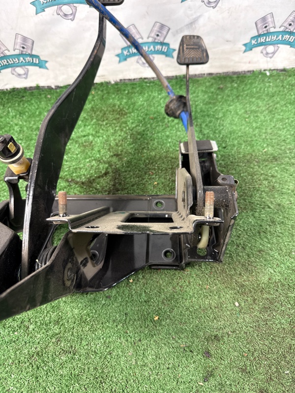 Блок педалей лада калина 2007 11193