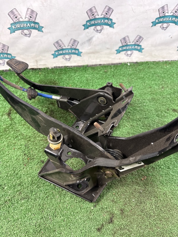 Блок педалей лада калина 2007 11193