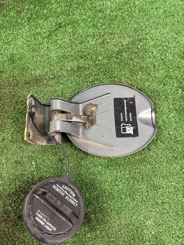 Лючок топливного бака лада калина 2007 11193