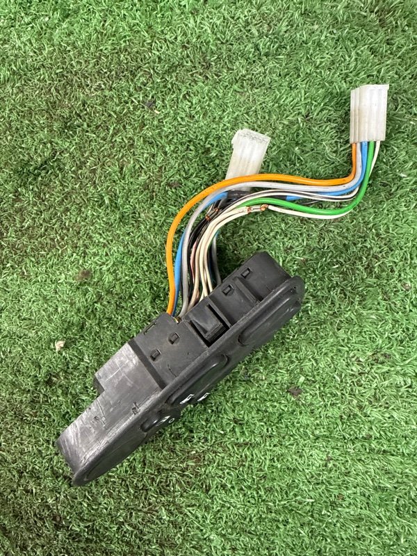 Блок управления стеклоподъемниками лада калина 2007 11193