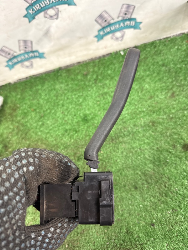 Подрулевой переключатель поворотников лада калина 2007 11193