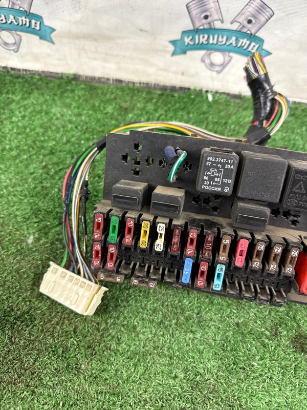 Блок предохранителей салонный лада калина 2007 11193