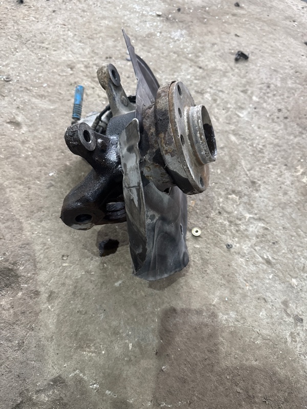 Кулак поворотный BMW X3 2007 E83