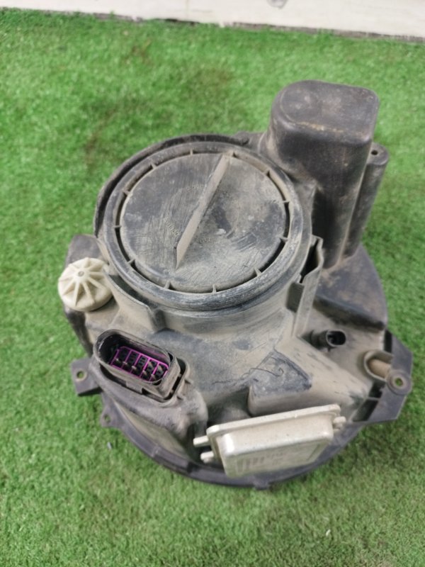 Фара ксеноновая Mercedes-Benz G-Class 2013 W463