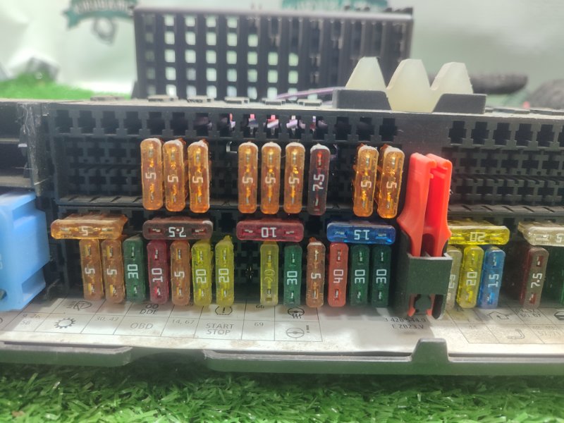 Блок предохранителей BMW X3 2007 E83